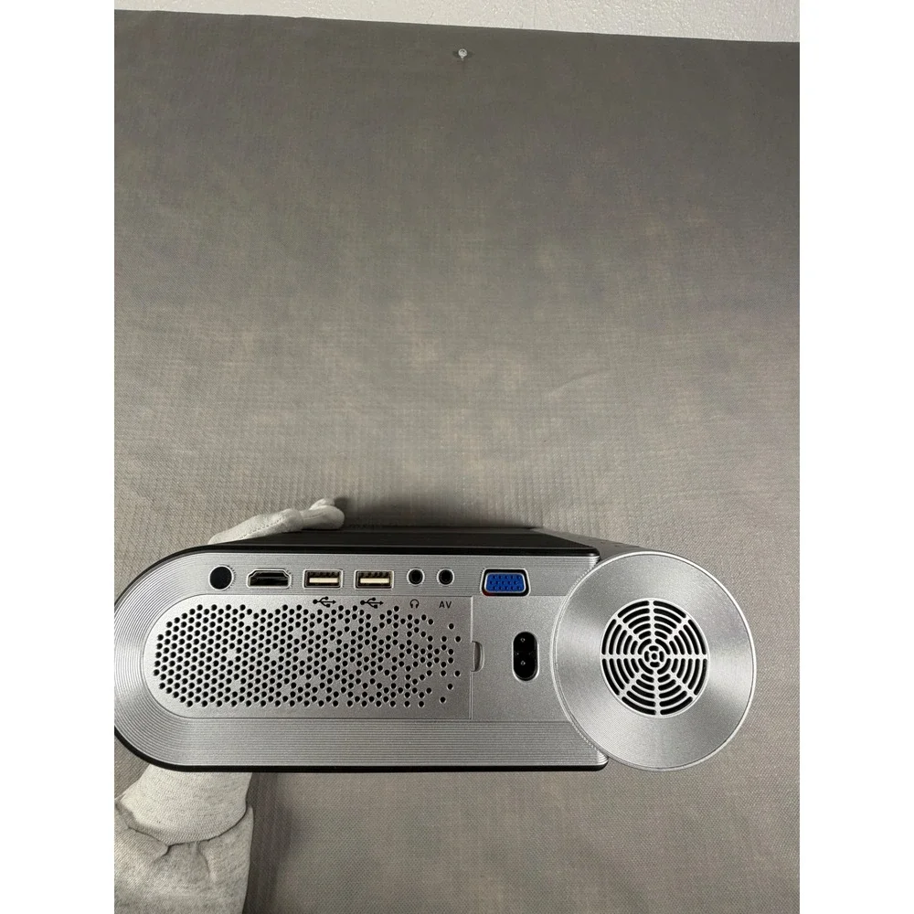Vamvo L4200 Video Projector Portable LED LCD Home Theater with Carrying Case
